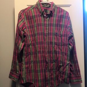 Women’s plaid button up shirt